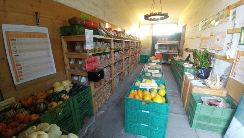 Farm-gate sale, © Biohof Bona Terra