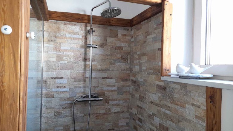 Shower, &copy; Ferienhaus Angel, Fotograf Heidi Angel