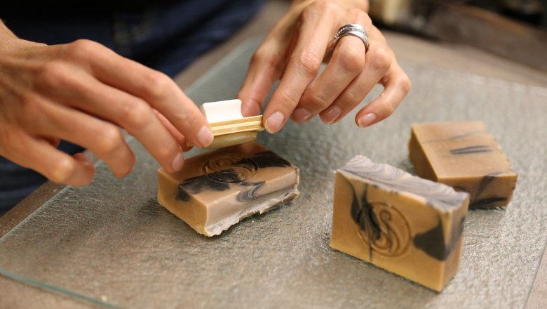 Stamping soap, © Birgit Schrammel