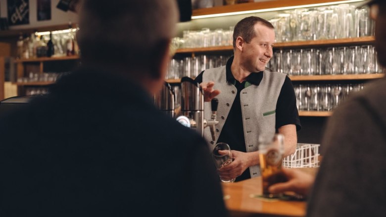 Perbersdorfer wine tavern & hotel, © Moststraße, dochbodnliacht