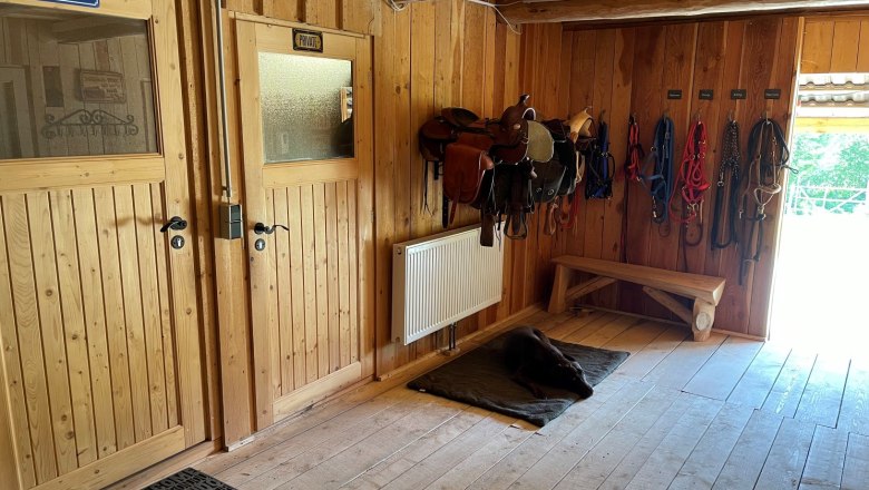 Parlor, &copy; Els-kwatawa Ranch