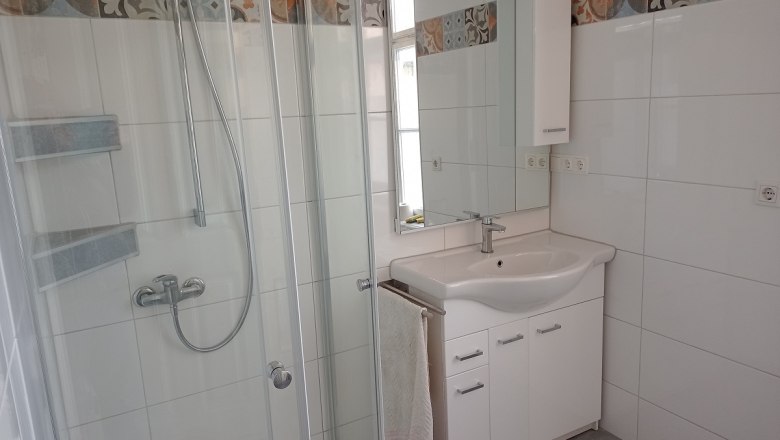 Bathroom, &copy; Anita Kelih