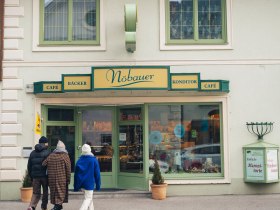 Winter, Wiener Alpen in Niederösterreich, Konditorei Nöbauer, Reichenau an der Rax, © Niederösterreich Werbung/friendship.is/Ian Ehm