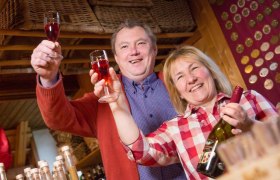 Ferdl drinks, &copy; schwarz-koenig.at