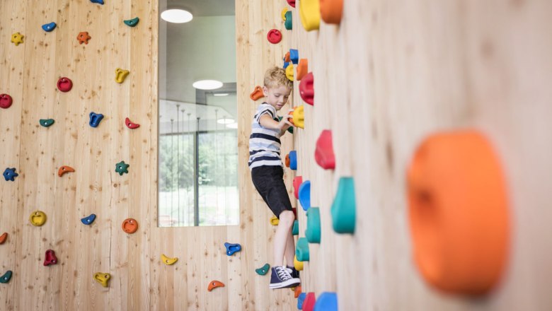 Climbing wall JUFA Hotel Erlaufsee, © Harald Eisenberger/JUFA Hotels