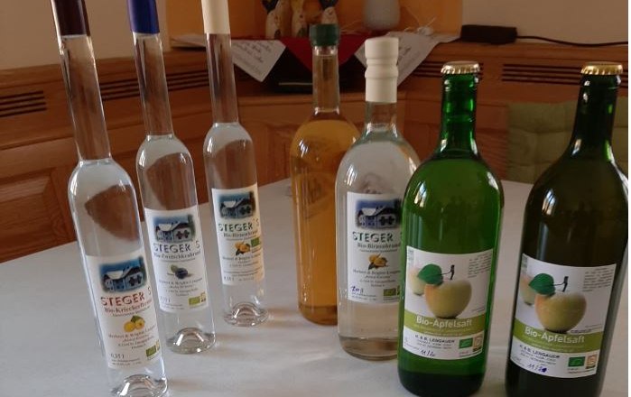 Schnapps and juices, © Brigitte Lengauer