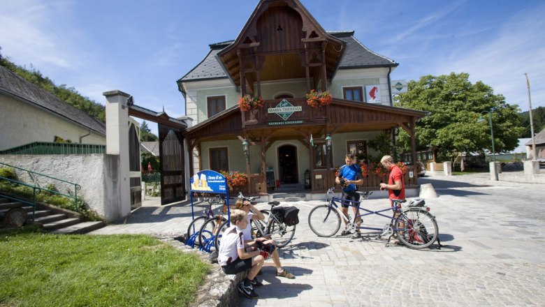 A break from cycling on the Triesting-Gölsental Bike Path, © Leo Himsl