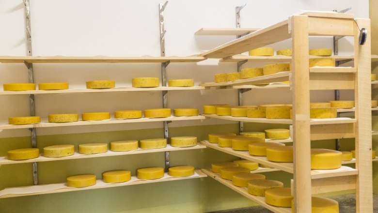 Sonnhalmberg farm cheese dairy, &copy; Theo Kust