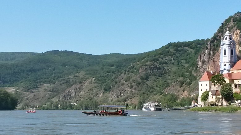 Boat trip on the Danube near Dürnstein, © Donau NÖ Tourismus
