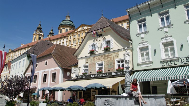 Coloman fountain in Melk, © Donau Niederösterreich/ Steve Haider