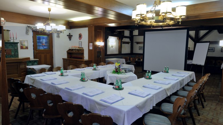 Hall, © Tibor Borgyos