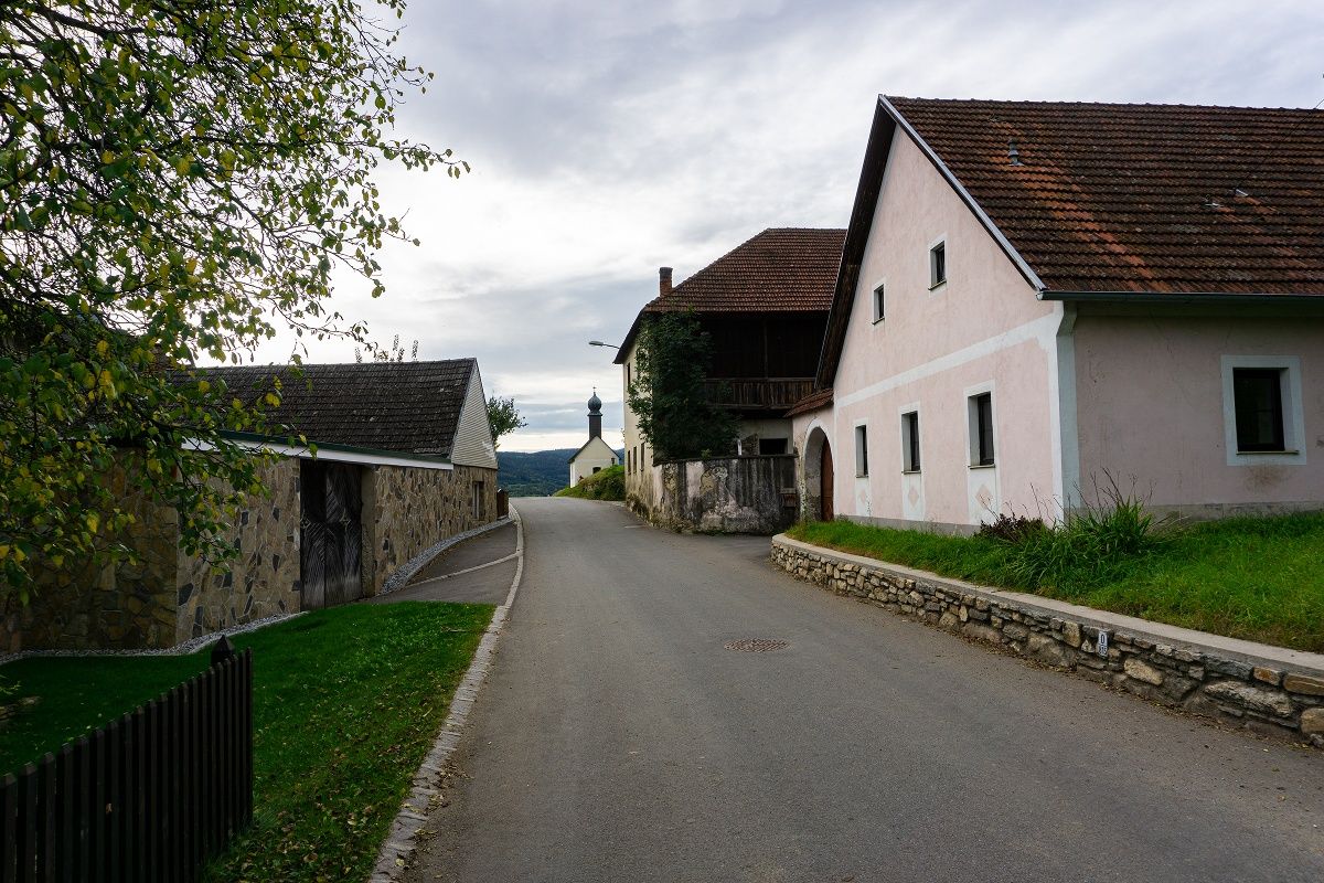 Chapel and motif of the artist