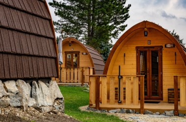 Wood lodges to pause in the midst of nature, © Labor52