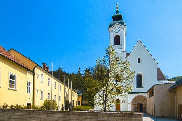 Basilica Klein-Mariazell forecourt, © wingrafik