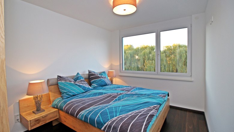 Bedroom with double bed