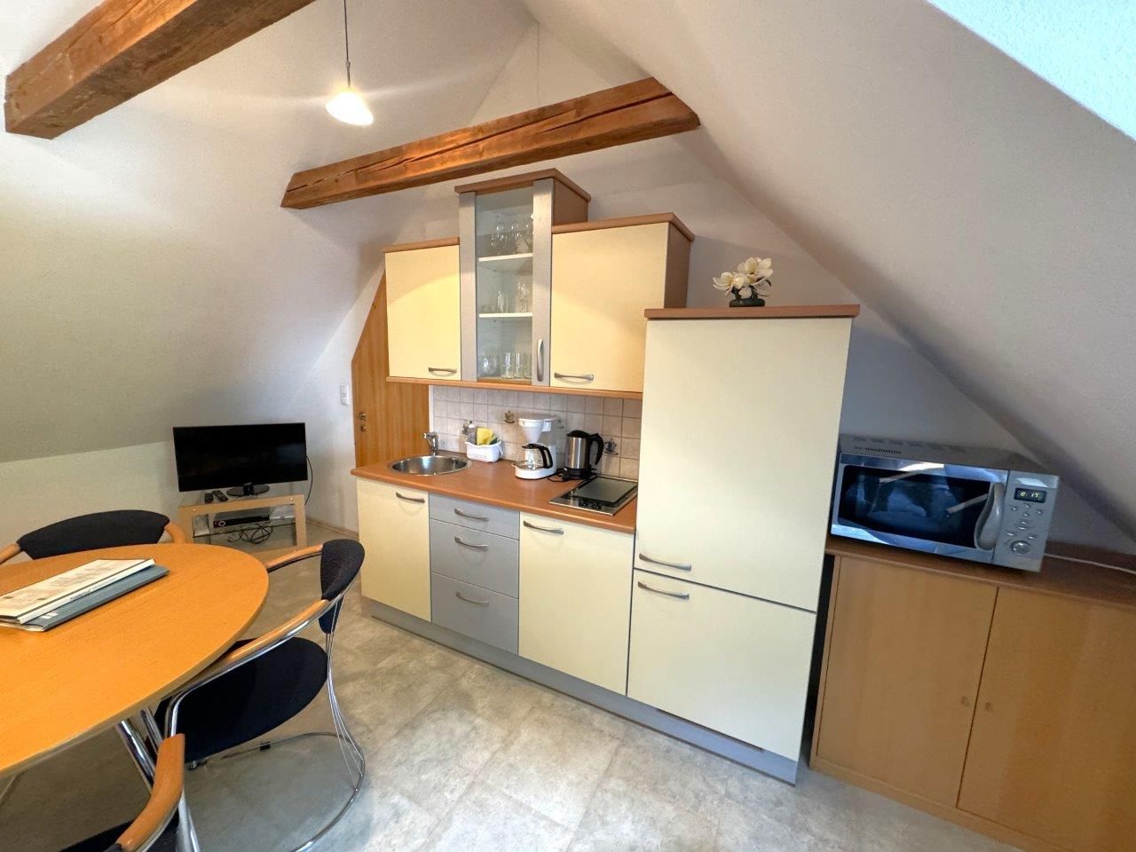 Romantic attic apartment (3)