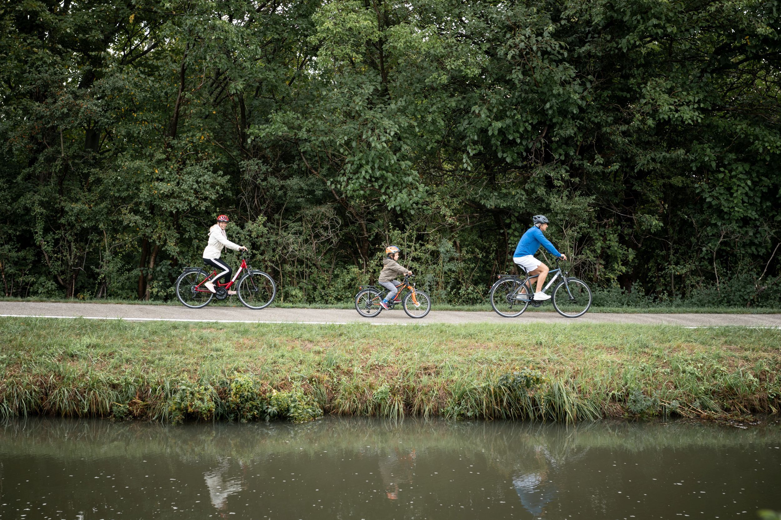 Cycle path along the Wiener Neustadt Canal