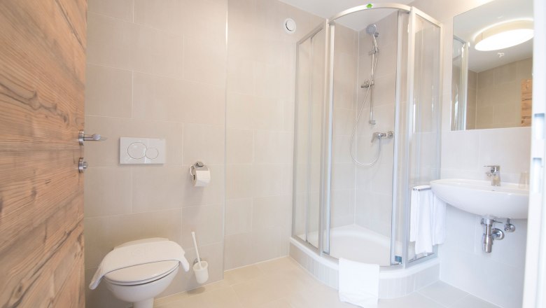 View into the bathroom, &copy; Miguel Dieterich