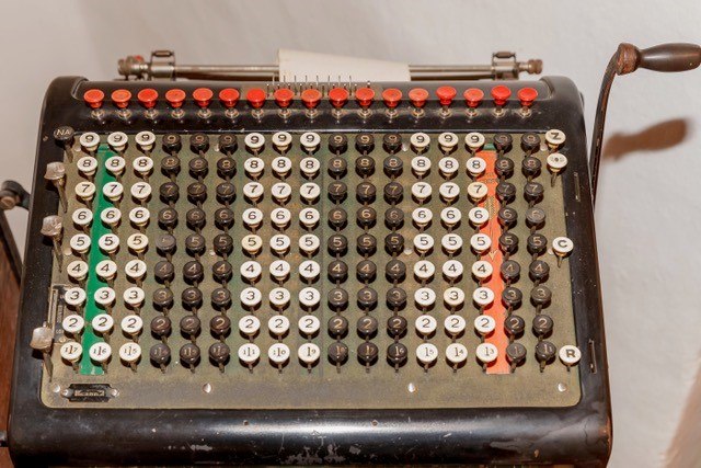 Mechanical pocket calculator, © Reinhold Weikertschläger