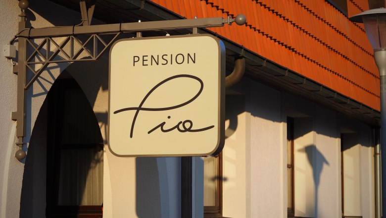 House street view, © Pension Pia OG