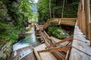 on the Holzweg (Wood Path) in the Mendlingtal, © Mostviertel Tourismus/weinfranz.at