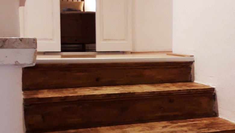 ...with a view into one of the bedrooms, © U.E.