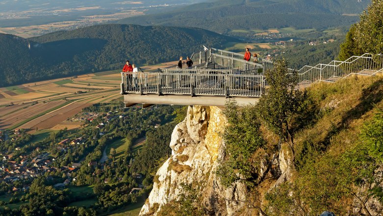 Skywalk Hohe Wand with visitors and views of the landscape.