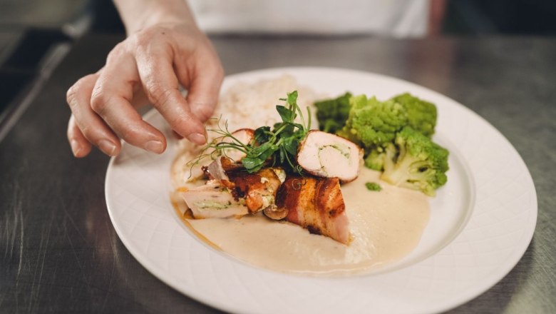 Perbersdorfer wine tavern & hotel, © Moststraße, dochbodnliacht