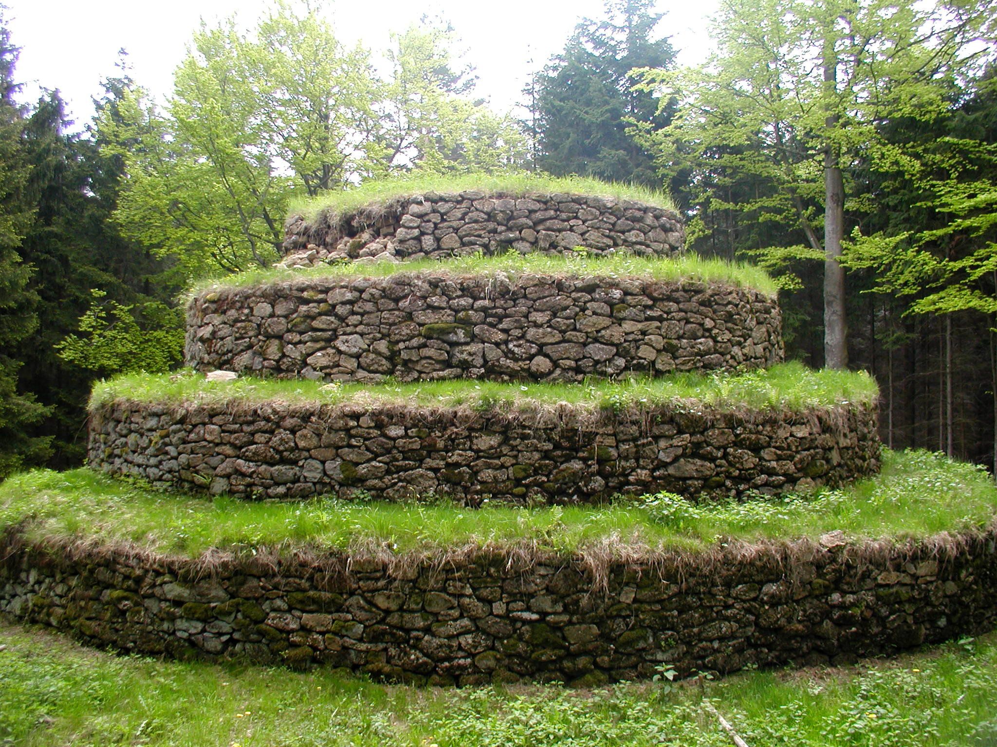 stone pyramid_8