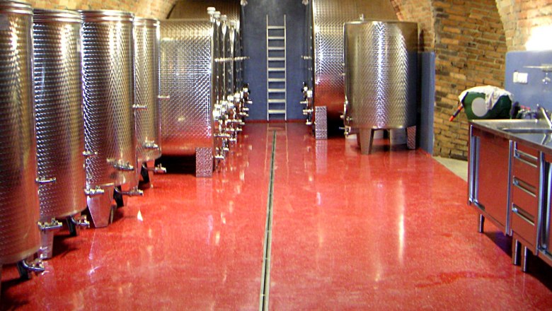 cellar photo, &copy; Fam. M&uuml;ller