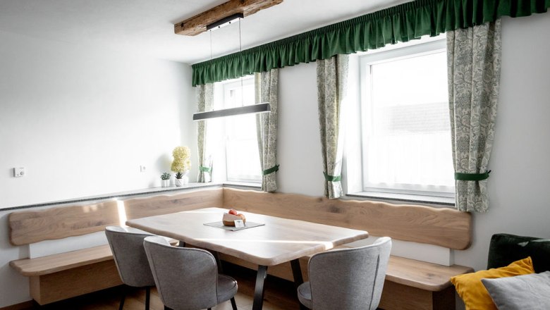 Dining table, &copy; ReiWaSchHOF