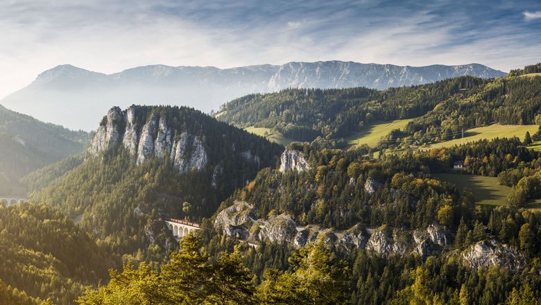 The famous “20 Schilling View” observation deck in Semmering, © Niederösterreich-Werbung/Michael Liebert