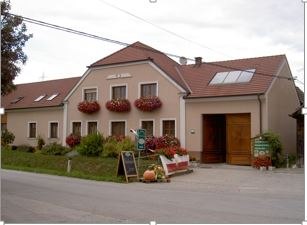 Blauensteiner farm, &copy; Renate Blauensteiner