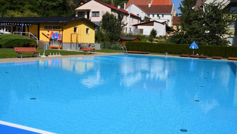 Outdoor pool, © Reiner Friedrich