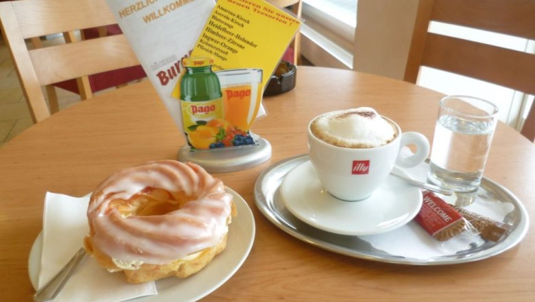 Cafe Bakery Burger, © Peter Burger