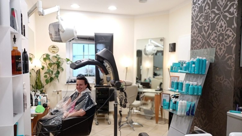 Hairdressing studio, &copy; Karin Bernreiter