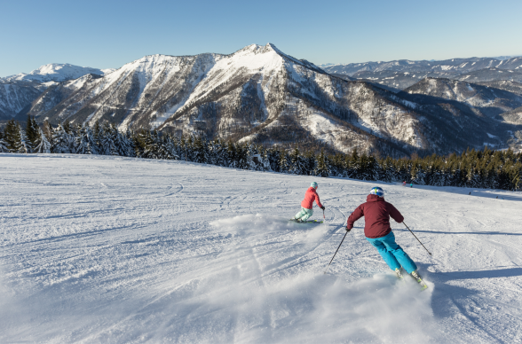 Skiing in Lackenhof 

, © Martin Fülöp