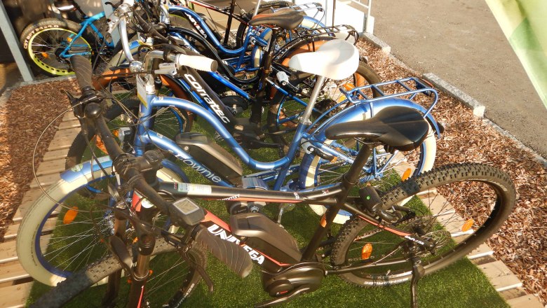 e-bikes for hire, © Yukon-Wachau Safari