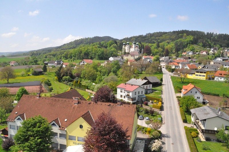 Artstetten aerial view with Artstetten Castle 