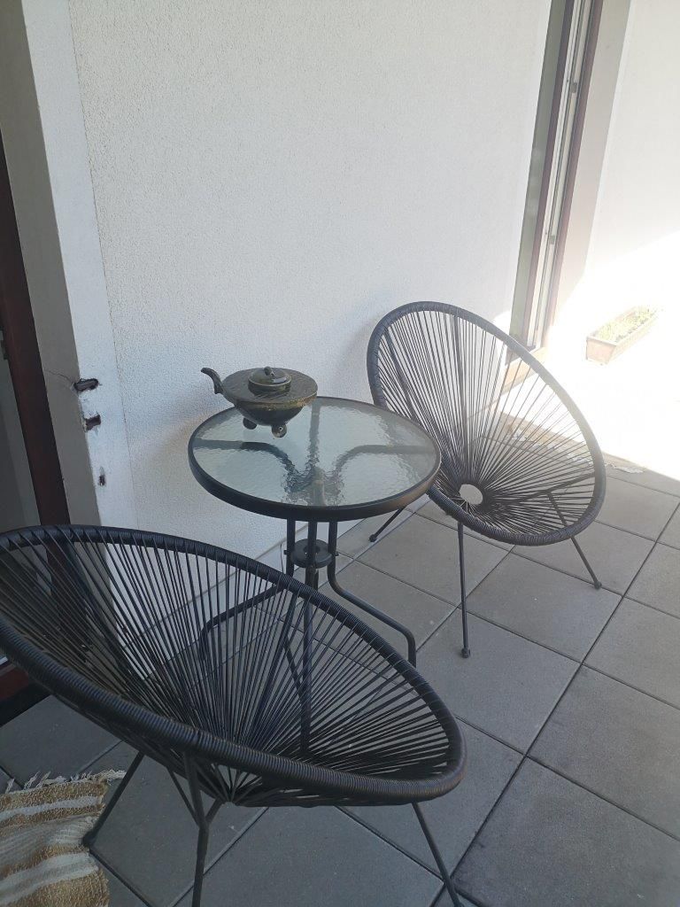 Balcony with seating