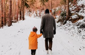 Winter walks to castle ruins, © Maunzimadame