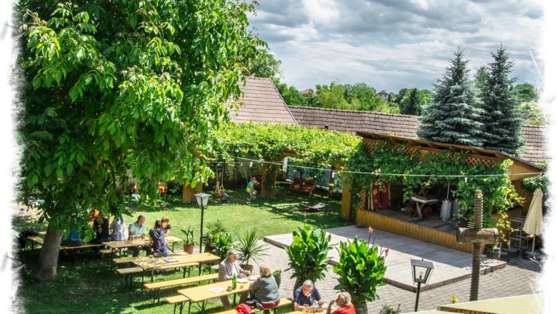 Garden in summer, &copy; Marchsteiner