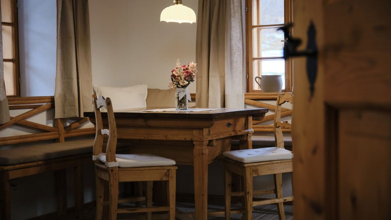 Parlor, flower meadow, © Mathias Lixl / lixl.com