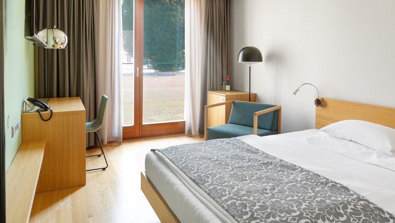 Park view single room queen size, © Peter Hruska