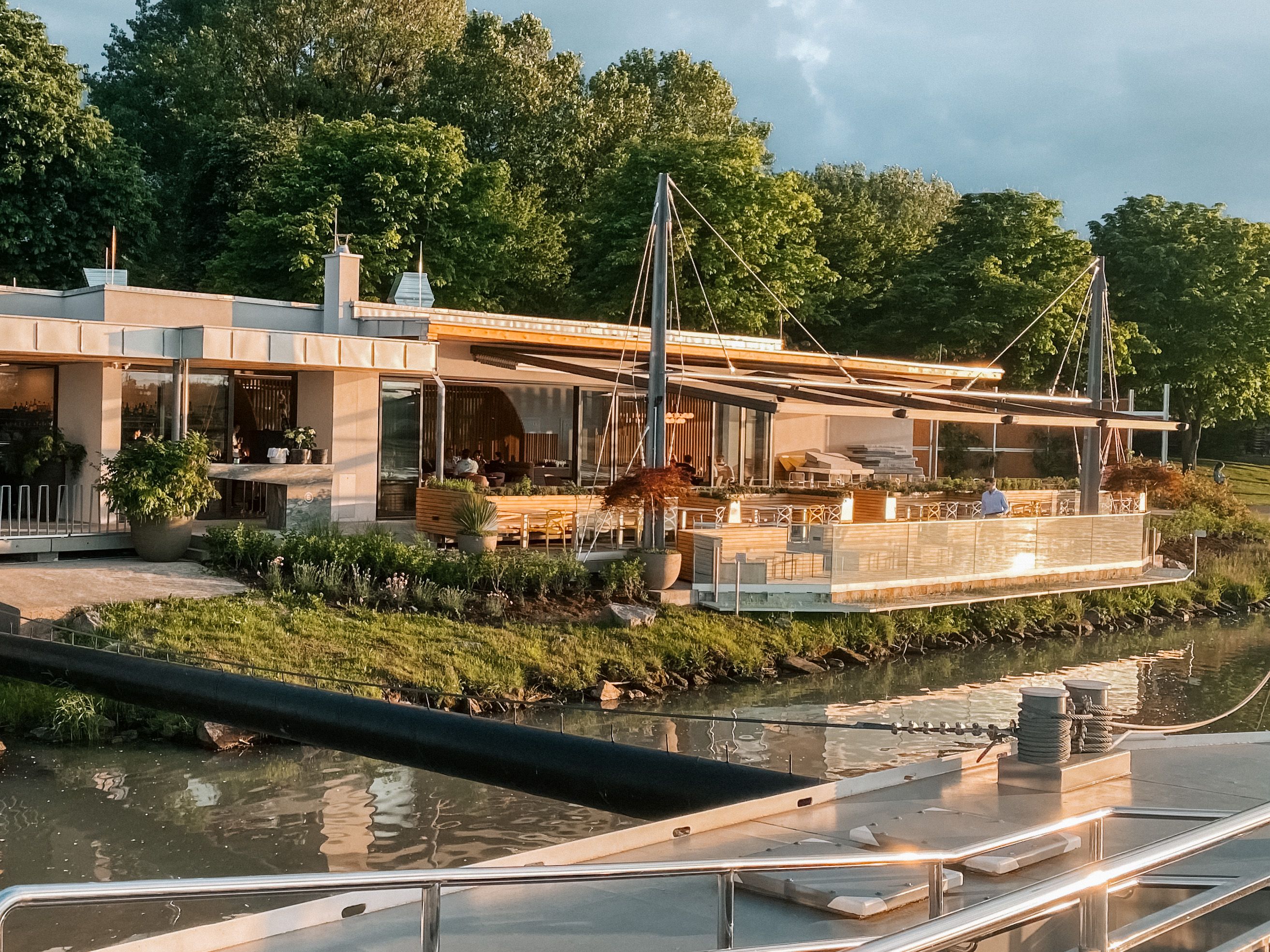 Outdoor south-facing deck with guest garden in the sunshine 