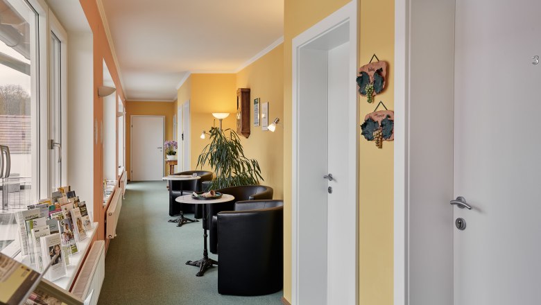 Corridor to the rooms, &copy; Beate Holzer