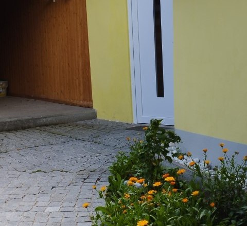 Entrance, &copy; Regina G&ouml;schl