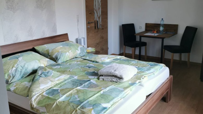 Tinyapartment - sleeping and living area, &copy; &copy; HomeW4, Sonja Wiesinger