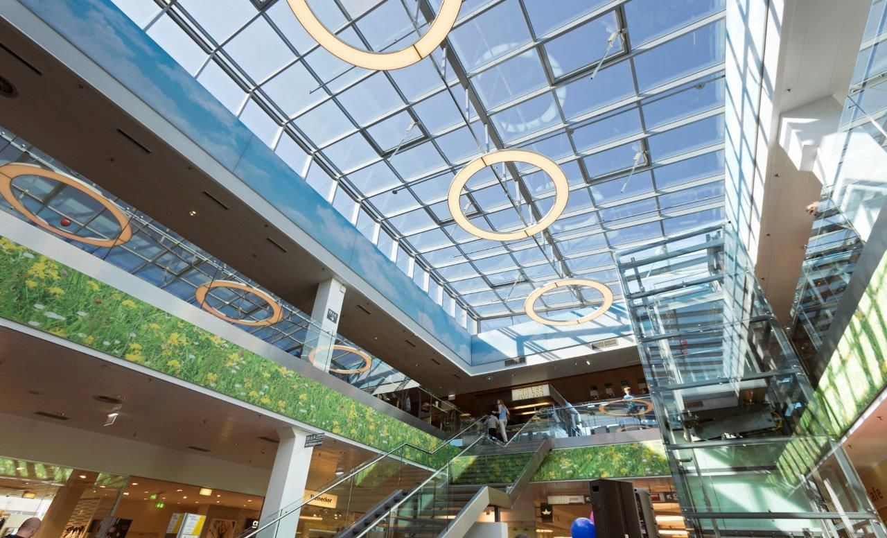 Shopping with daylight
