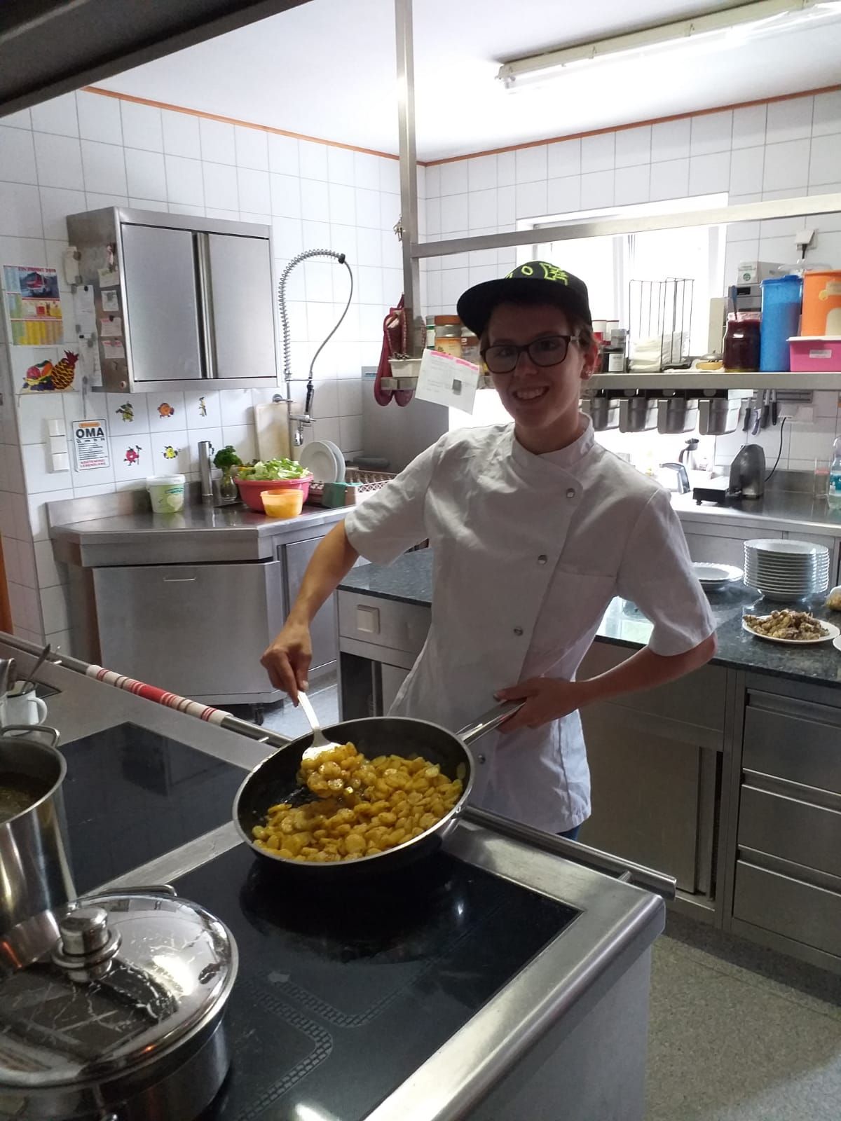 Delicious home cooking and country cuisine are on offer.